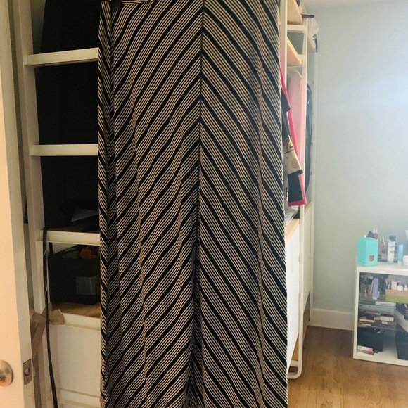 Black and white maxi skirt - Picture 3 of 3
